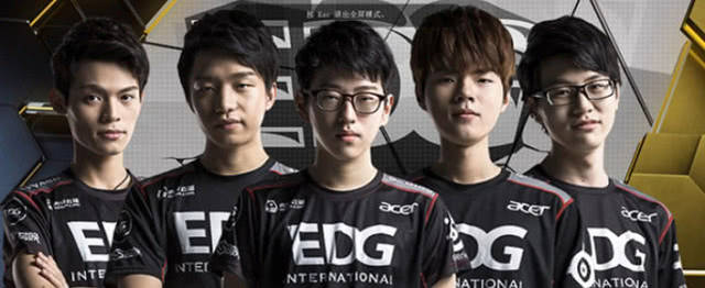 激烈讨论 激烈讨论