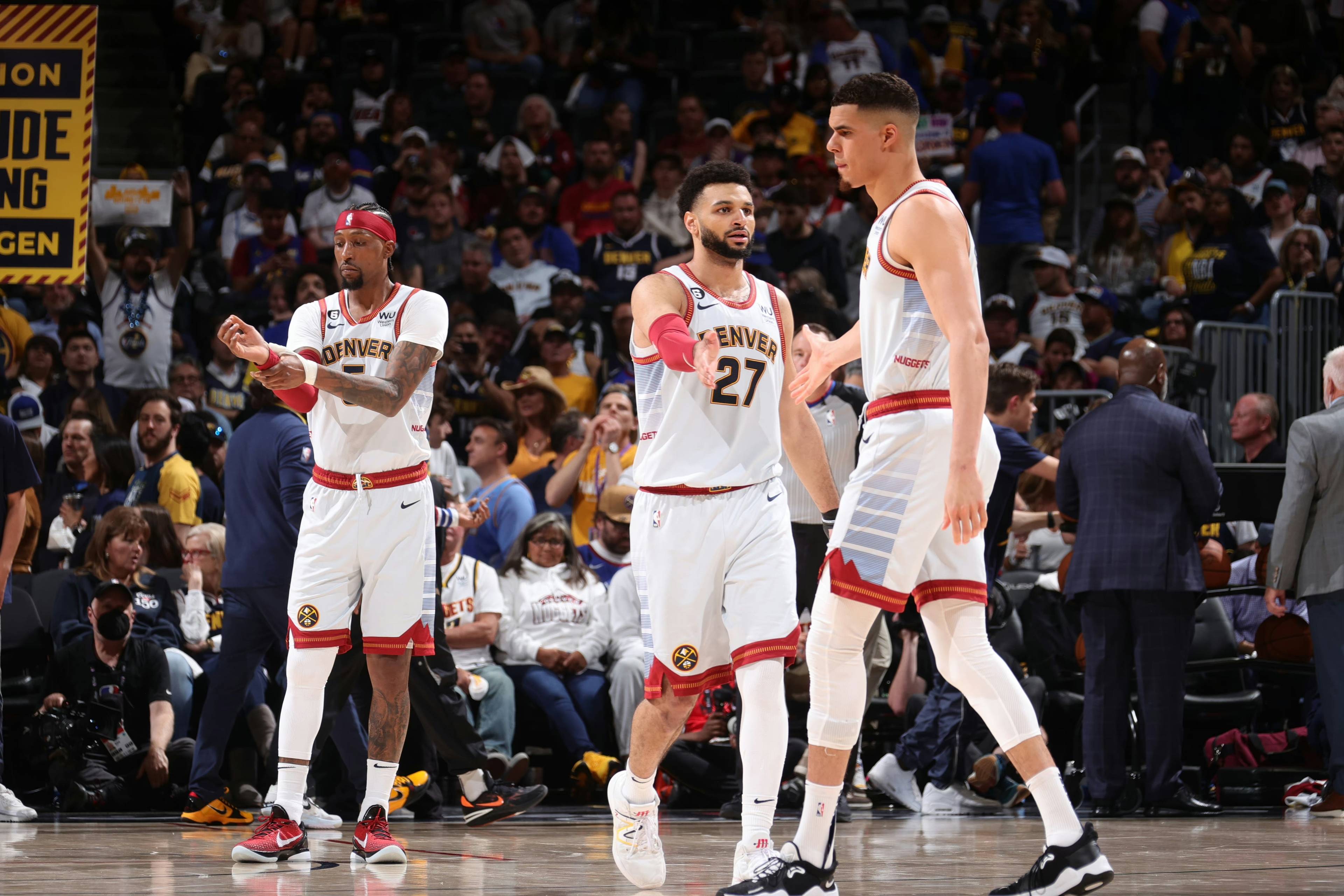 领先榜上紧 领先榜上紧